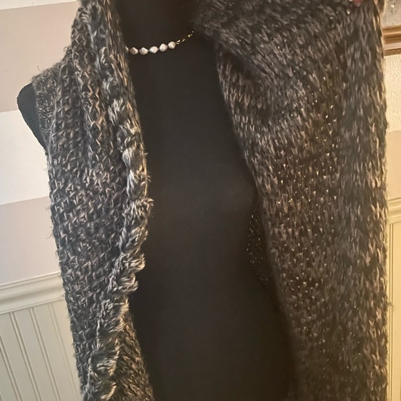 Escio Sleeveless Sweater Vest Small – Mixed Neutral Tone Knit with Fringe - Picture 3 of 13